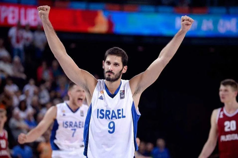עומרי כספי במדי נבחרת ישראל. (צילום: איגוד הכדורסל בישראל) עומרי כספי במדי נבחרת ישראל בכדורסל (צילום: איגוד הכדורסל בישראל)