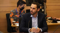 הממונה על התקציבים באוצר יוגב גרדוס. הארגונים: "פקחו עיניכם והבינו שכבר היום המשק מושבת" (צילום: דוברות הכנסת, דני שם טוב)