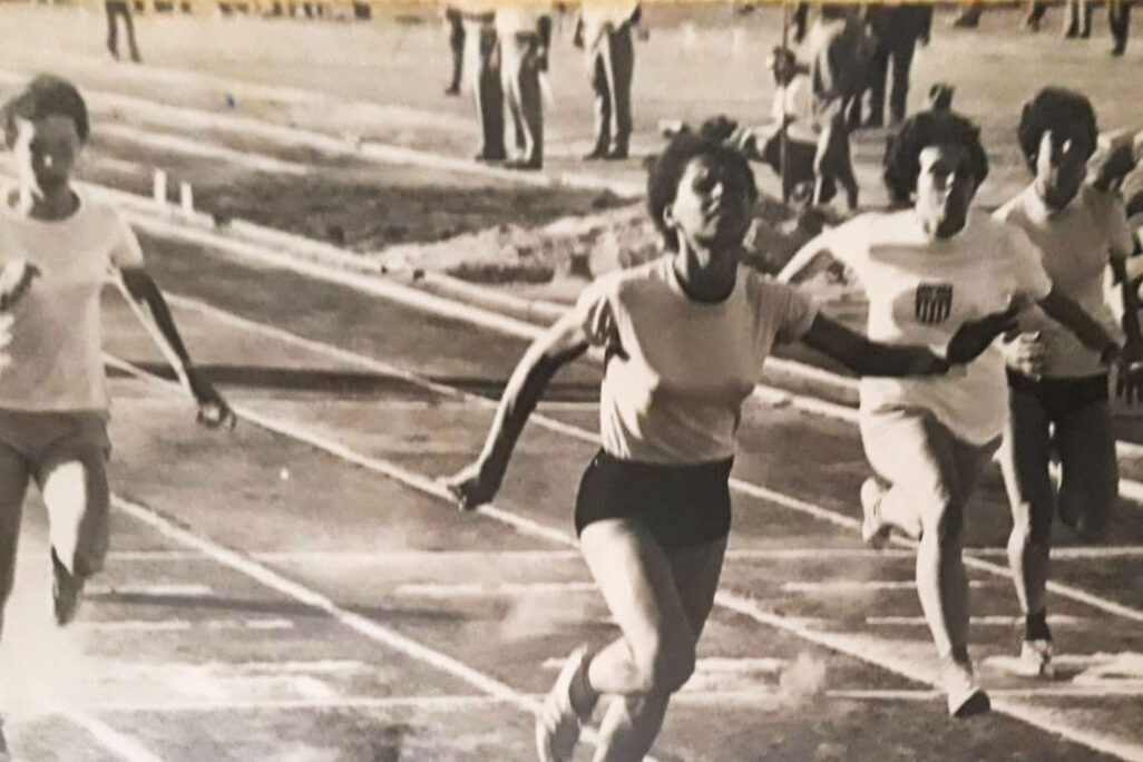 מרים סידרנסקי-כצנשטיין בריצת 200 מטר באולימפיאדת טוקיו 1964. &quot;האולימפיאדה עכשיו תהיה מזעזעת&quot; (צילום: אלבום פרטי)