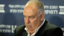 דובי אמיתי, יו"ר התאחדות האיכרים בישראל. "אני אגיע לצבא ואחרי הרפורמה הזו אני אראה עגבניות מטורקיה ומירדן ואני אצטרך להחליט איך אני נלחם בחיזבאללה" (צילום: יונתן זינדל/פלאש90)