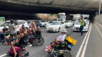מחאת הנכים בנתיבי איילון (צילום: לביא נאור דוברות קבוצות מחאת הנכים)
