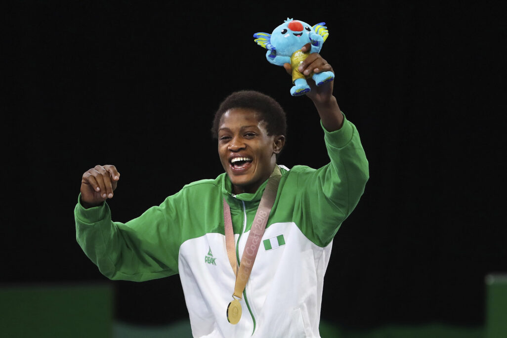 המתאבקת הניגרית אודונאיו אדקורויה. לטוקיו היא מגיעה עם שלוש מדליות מאליפויות עולם (צילום: AP Photo/Manish Swarup)