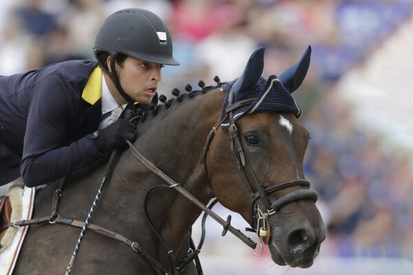 רוכב הסוסים דניאל בלומן  (צילום: AP Photo/Markus Schreiber)