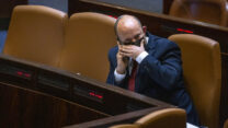ראש הממשלה נפתלי בנט במשכן המליאה (צילום:  אוליבייה פיטוסי, פלאש 90)
