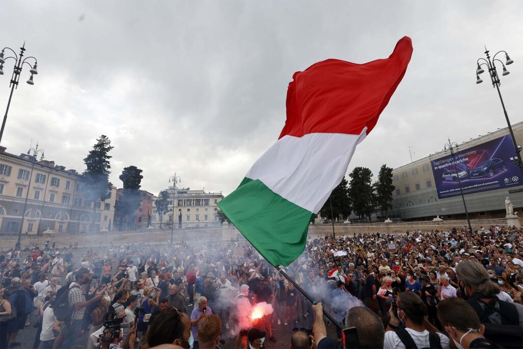 מחאה נגד התו הירוק של ממשלת איטליה (צילום: AP Photo/Ricardo De Luca)
