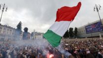 מחאה נגד התו הירוק של ממשלת איטליה (צילום: AP Photo/Ricardo De Luca)