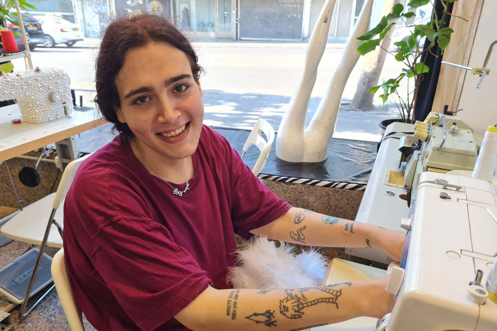 תמרה הראל: "העבודה פה נוחה לי מבחינת הוצאות ויש גם חברה" (צילום: הדס יום טוב)