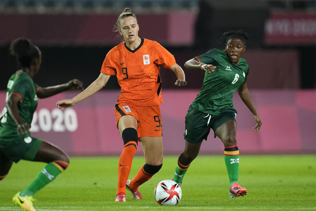 ויויאן מידמה במדי נבחרת הולנד מול נבחרת זמביה. חלוצה אדירה עם הגנה חלשה (AP Photo/Andre Penner)