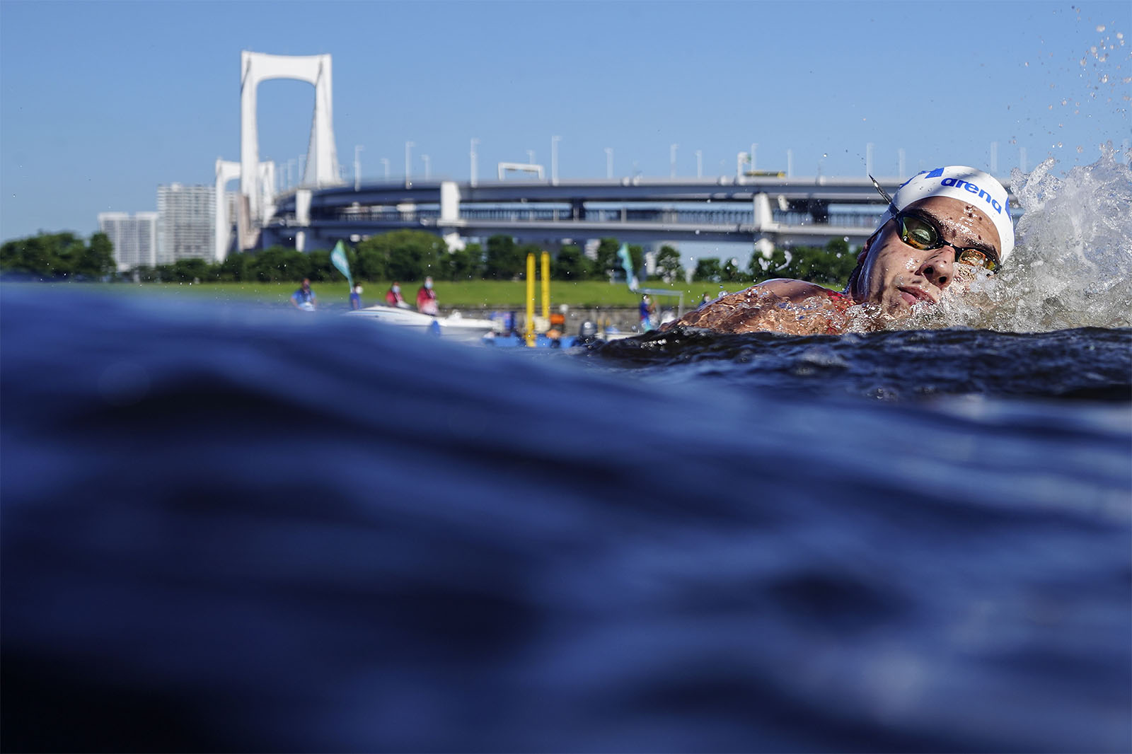 מתן רודיטי במשחה האולימפי ל-10 ק&quot;מ מים פתוחים. &quot;הצלחה של מתן העלתה את החשיפה לענף&quot; (צילום: AP/David Goldman)