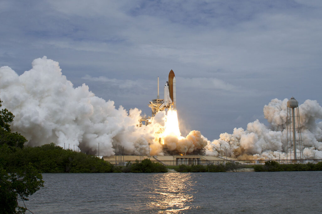 שיגור מערובת החלל &quot;אטלנטיס&quot; ממרכז החלל קנדי בקייפ קנברל, 8 ביולי 2011, הטיסה האחרונה של תכנית מעבורות החלל האמריקאית. רגע השינוי (צילום: נאס&quot;א)