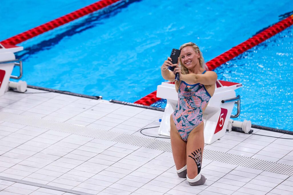 שחיינית נבחרת ארצות הברית, ג'סיקה לונג, בבריכה בטוקיו (צילום: גלעד קוולרצ'יק)