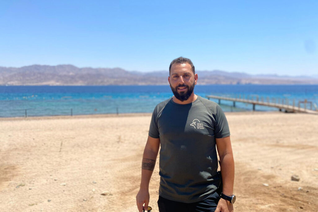 חוף האלמוגים (צילום: יעל אלנתן) חן טופיקיאן בחוף האלמוגים (צילום: יעל אלנתן)