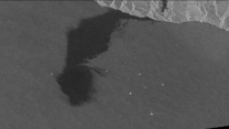 צילום לוויני של דליפת הנפט סמוך לרוסיה (שימוש חופשי)