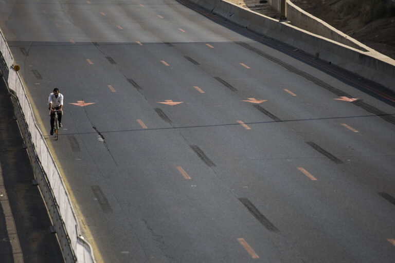 וכבישים ריקים, מראה נדיר במדינת הפקקים (צילום: Amir Levy/Getty Images)