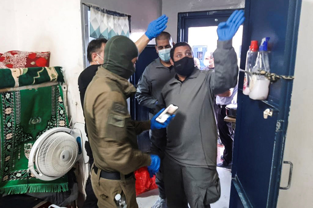הסריקות אחר ששת האסירים שנמלטו מבית הכלא גלבוע (צילום: Israeli Prison Services/Handout via REUTERS)