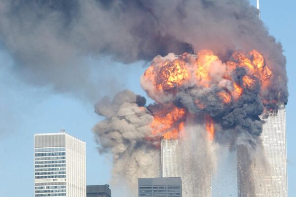 הפיגוע במגדלי התאומים, 11 בספטמבר 2001. אל-קאידה חזק כיום מתמיד (צילום:Spencer Platt/Getty Images)
