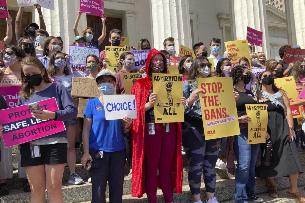 מחאה במיזורי נגד איסור ההפלות (צילום: AP Photo/Jim Salter)