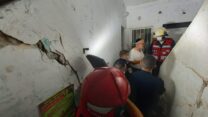 פינוי בניינים בבני ברק מחשש לקריסה (קרדיט: דוברות כב"ה מחוז דן)
