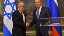 יאיר לפיד וסרגיי לברוב (צילום: שלומי אמסלם, לע״מ)