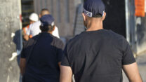 בלשי וחוקרי משטרה באתר בנייה (צילום אילוסטרציה: דוברות משטרת ישראל)