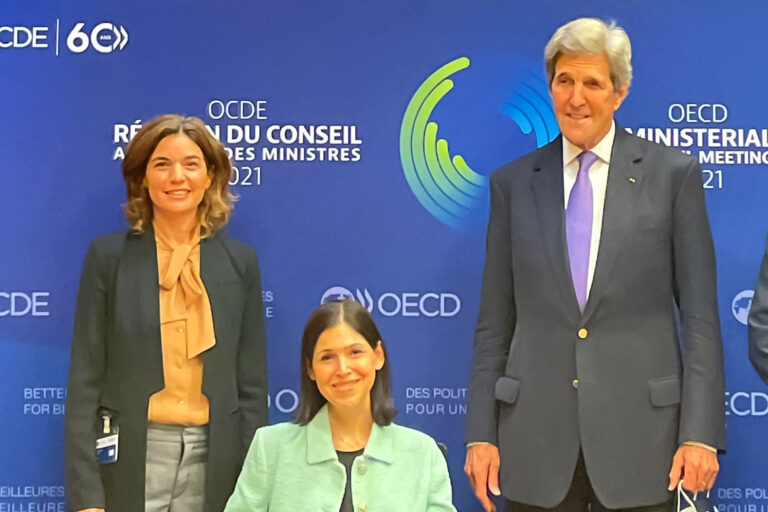 From right, the US Special Envoy for Climate Change John Kerry, Energy Minister Karin Elharar and Minister of Environmental Protection Tamar Zandberg (Photo: Ministry of Environmental Protection)