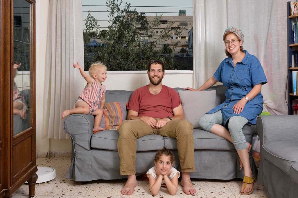 Shai and Merav Fenigstein and their children Yaela and Ivri. “The children connected with the other children, even though they come from different backgrounds.” (Photo: Jonathan Bloom)