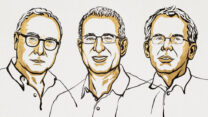 דיוויד קארד, ג'ושוע אניגריסט וג'ודיו אימנס (קרדיט: Ill. Niklas Elmehed © Nobel Prize Outreach)