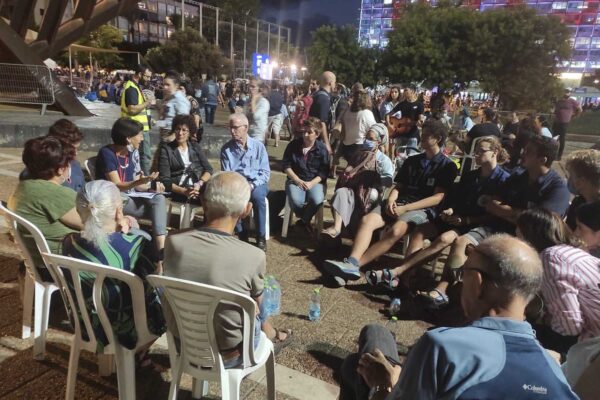 אסיפה ישראלית בכיכר רבין (צילום: דבר)
