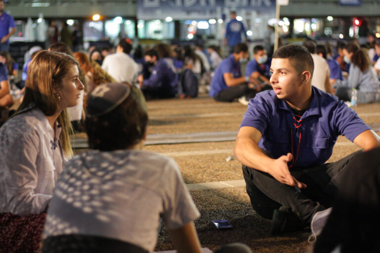 Youth movement members meet in the dialogue circles at the 2021 Asefa Israelit. (Photo: Asefa Israelit)