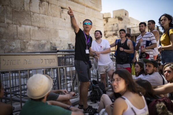 הקבינט אישר: קבוצות תיירים יורשו להיכנס לישראל גם בלי חיסון שלישי