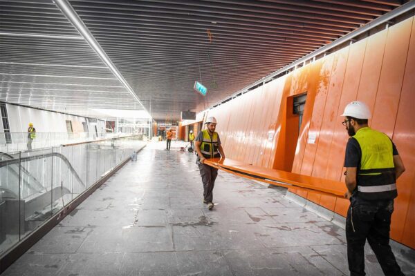 בניית תחנת אלנבי התת קרקעית, כחלק מהקו האדום של הרכבת הקלה בתל אביב. למצולמים אין קשר לכתבה (צילום: יוסי זליגר / פלאש 90)