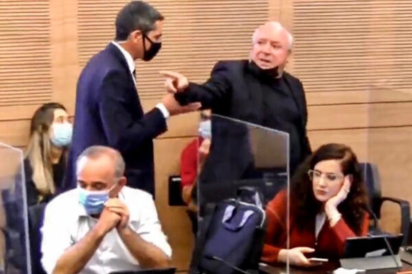דודי אמסלם מסולק מוועדת הכספים (צילום מתוך ערוץ הכנסת)