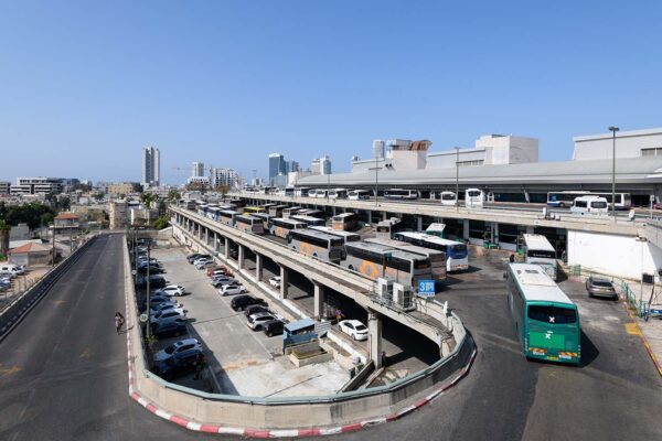 התחנה המרכזית בתל אביב (צילום ארכיון: יונתן בלום)