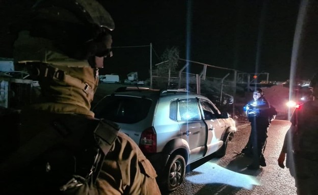 זירה האירוע במחסום קלנדיה (צילום: דוברות משטרת ישראל)