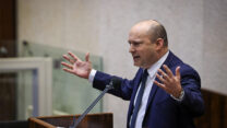 ראש הממשלה נפטלי בנט במליאת הכנסת - דיוני התקציב. (צילום: נועם מושקוביץ, דוברות הכנסת)