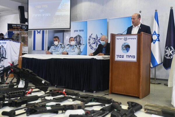ראש הממשלה נפתלי בנט בתדריך לתקשורת אחרי מבצע 'אושן' של משטרת ישראל. (צילום: חיים צח / לע"מ)