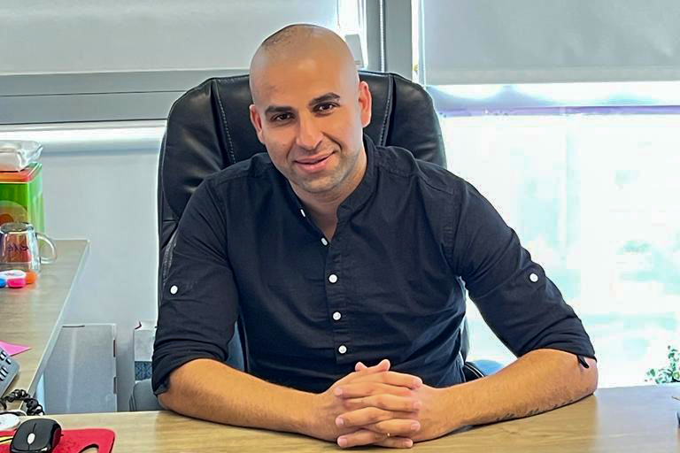 אביעד חוגי: "ה'בוקר טוב' שלי הוא מחסור של 40 סייעות ו-20 גננות" (צילום: אלבום פרטי) אביעד חוגי: "ה'בוקר טוב' שלי הוא מחסור של 40 סייעות ו-20 גננות" (צילום: אלבום פרטי)