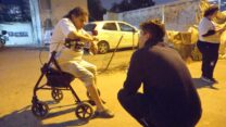לבנה רצבי (73) ערב הפינוי מביתה. גבעת עמל (צילום: דבר)