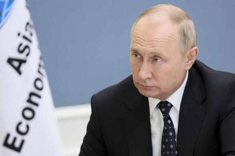 נשיא רוסיה, ולדימיר פוטין. &quot;הם הרימו אותו כדי לשלוט, אבל כיום הוא שולט בכולם&quot; (צילום: Mikhail Metzel, Sputnik, Kremlin Pool Photo via AP)