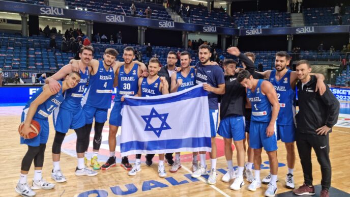 נבחרת ישראל בכדורסל מול אסטוניה (צילום: איגוד הכדורסל בישראל)