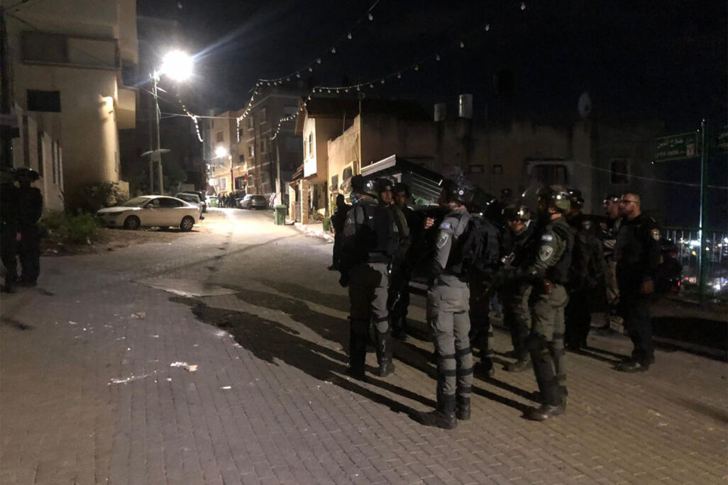 כוחות משטרה באום אל פחם (צילום: דוברות המשטרה) כוחות משטרה באום אל פחם (צילום: דוברות המשטרה)