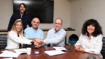 מעמד חתימת ההסכם בבית ההסתדרות (צילום: דוברות ההסתדרות)