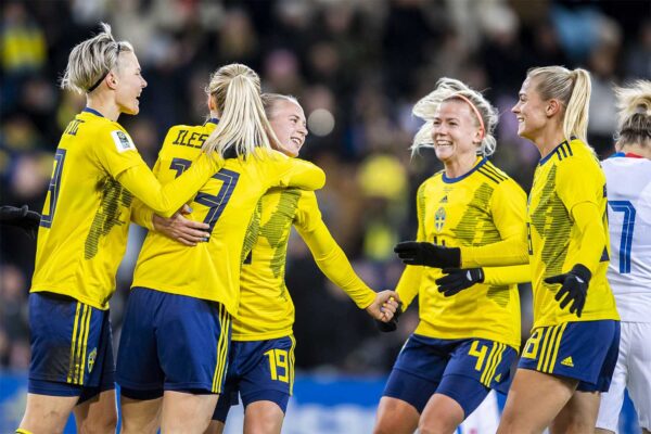 לראשונה: הסכם שכר אחיד לשחקני ושחקניות נבחרת שבדיה בכדורגל