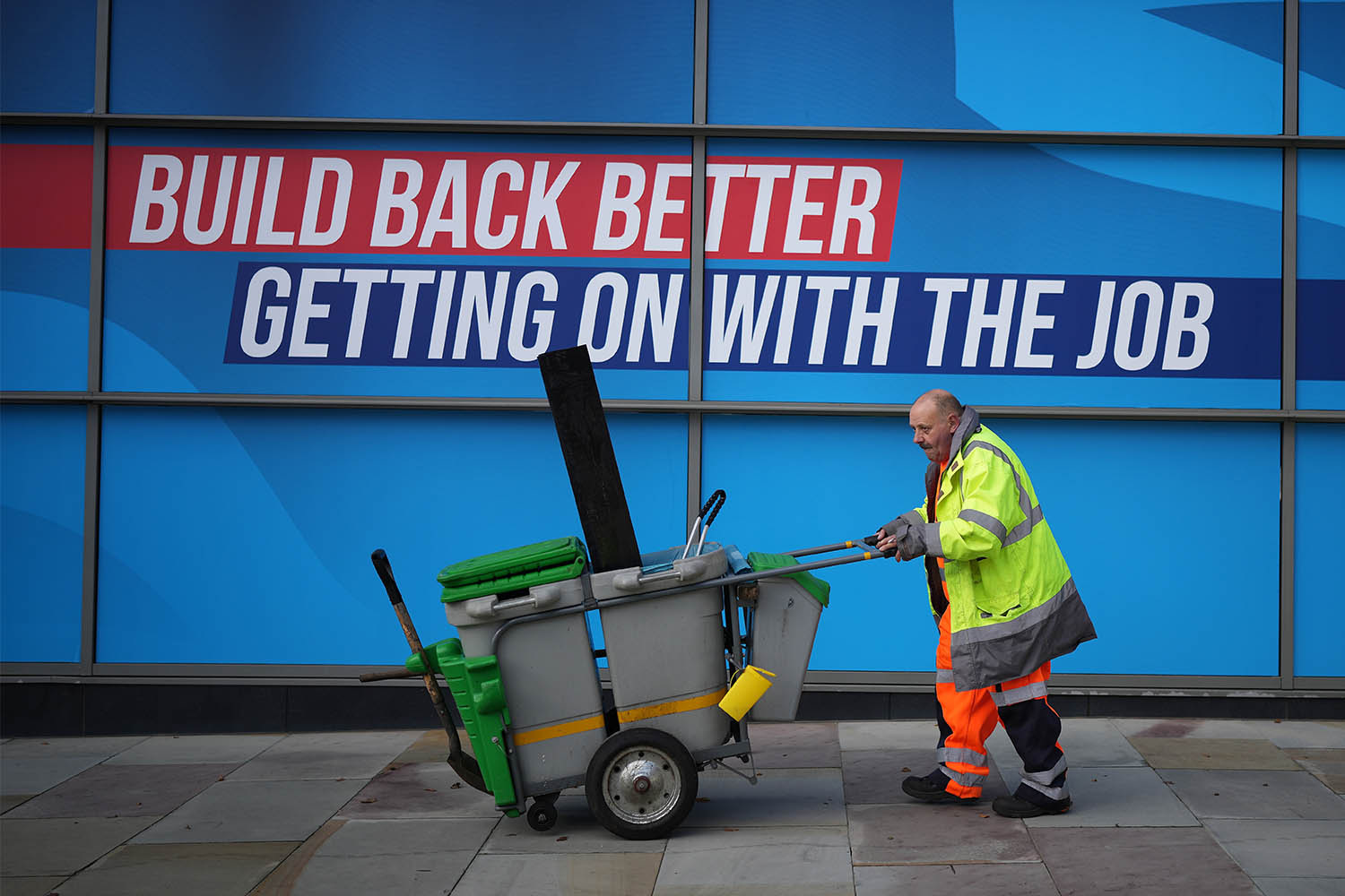 מנקה רחובות במנצ'סטר (צילום: Christopher Furlong/Getty Images)