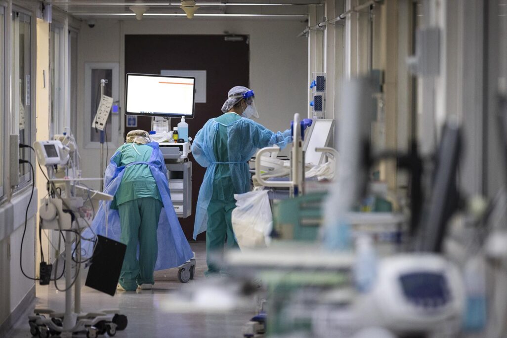 מחלקת קורונה בבית חולים הדסה עין כרם (צילום ארכיון: אוליביה פיטוסי / פלאש 90)