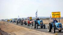 הפגנת חקלאים בכביש הערבה (צילום: תם אלדר)