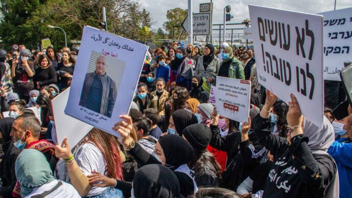 Israeli Arabs and activists protest against the murder of teenager Mohammed Adas, in Jaljulia. (Photo: Flash90)