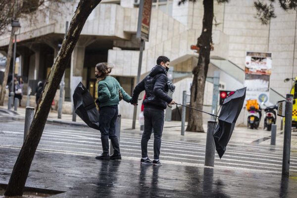קר וגשום בירושלים (צילום: אוליבייה פיטוסי / פלאש90)