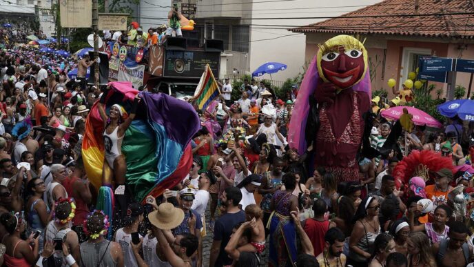תהלוכת הקרנבל בברזיל (צילום: AP Photo/Leo Correa)