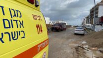 זירת תאונת עבודה באשקלון בה נהרג פועל כבן 40 בנפילה מגובה (צילום: תיעוד מבצעי מד"א)